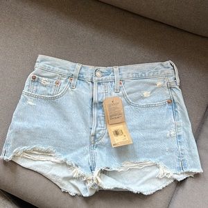 New with tags Levi’s shorts size 27